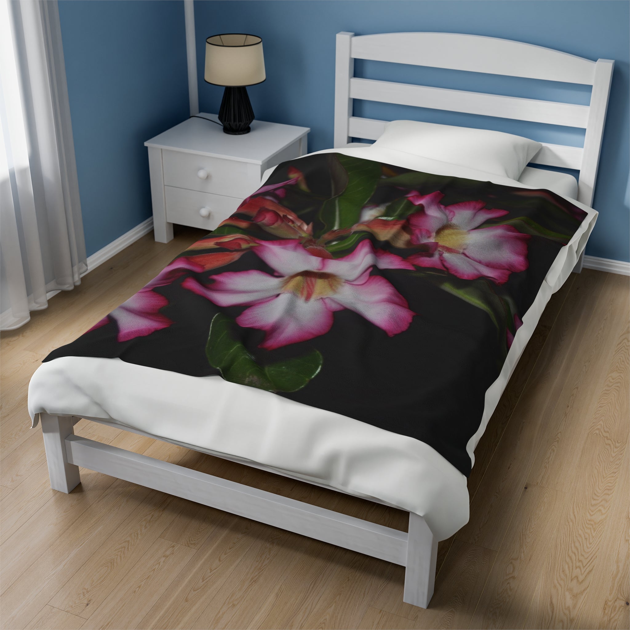 Floral Velveteen Plush Blanket - Cozy Décor for Home & Gifts