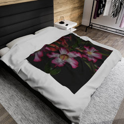 Floral Velveteen Plush Blanket - Cozy Décor for Home & Gifts